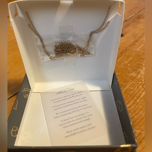 LUNA NORTE LABRADORITE + CRESCENT MOON NECKLACE SET - Picture 3 of 6